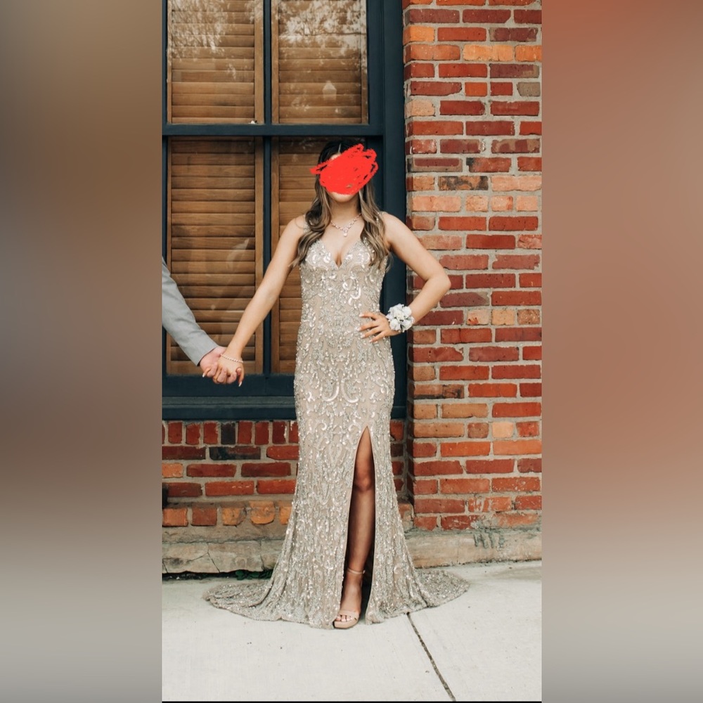Beautiful Sherri hill size 2 prom dress
